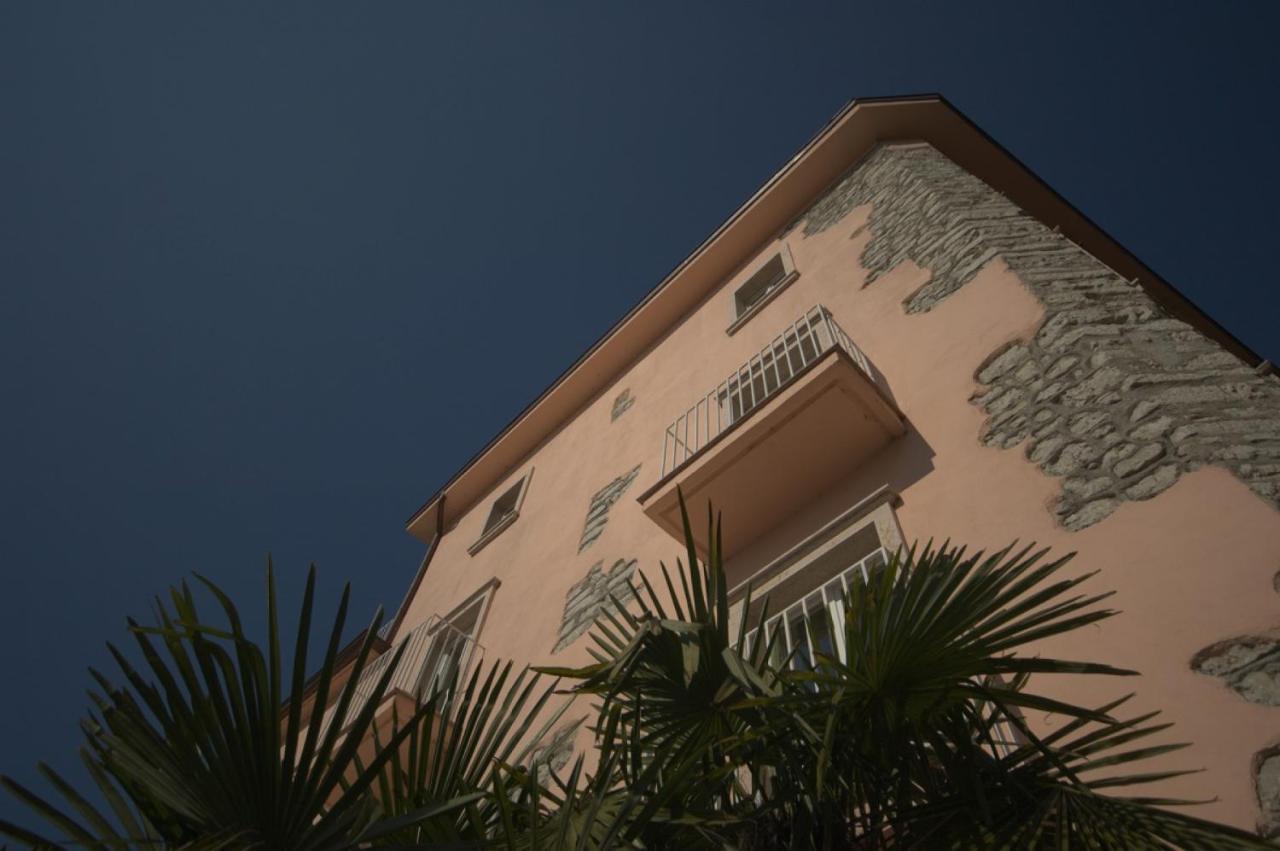 Kite & Lounge Hotel Club Da Baia Brenzone sul Garda Exterior photo