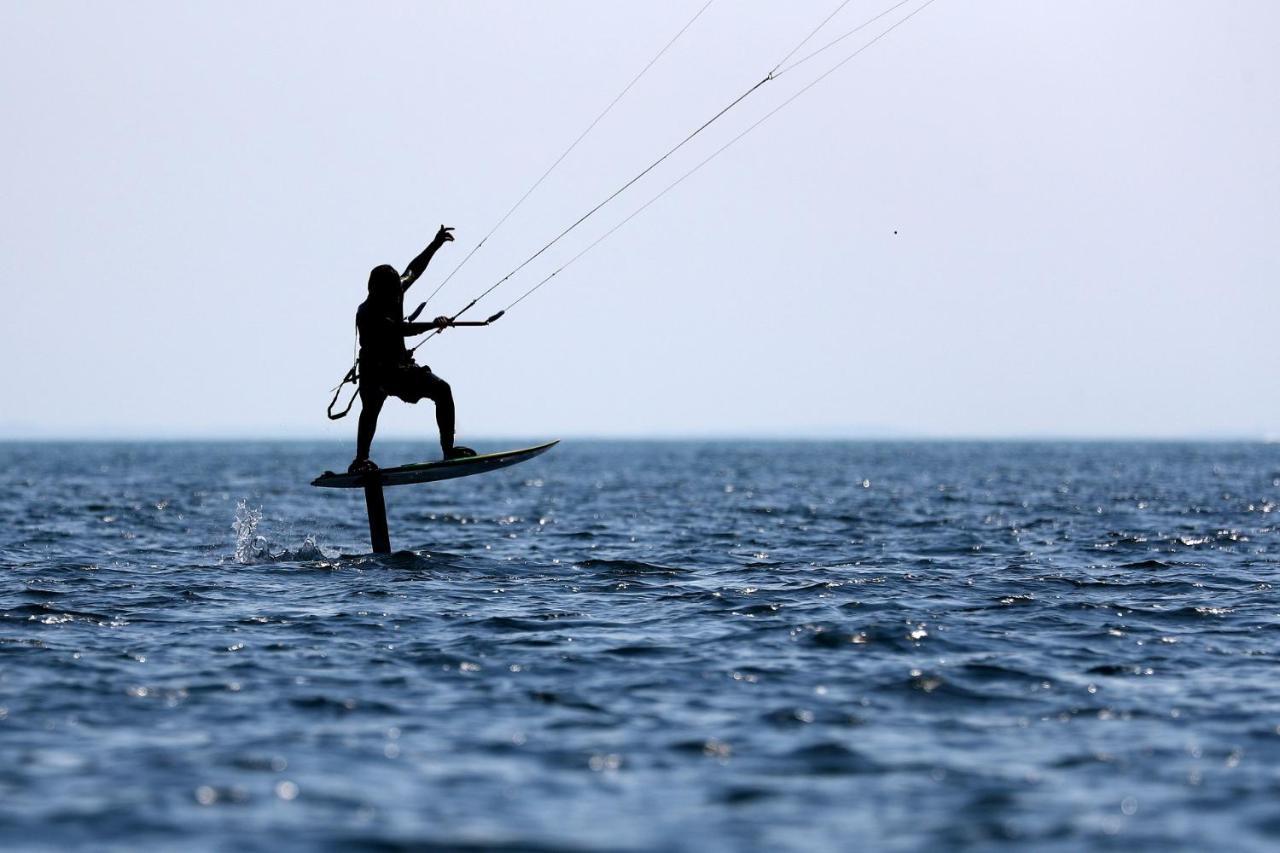 Kite & Lounge Hotel Club Da Baia Brenzone sul Garda Exterior photo